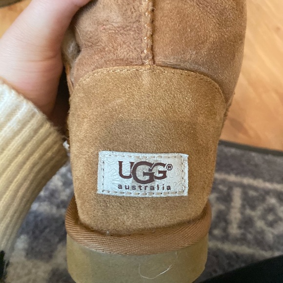 TALL BAILEY BUTTON UGGS - Picture 6 of 8